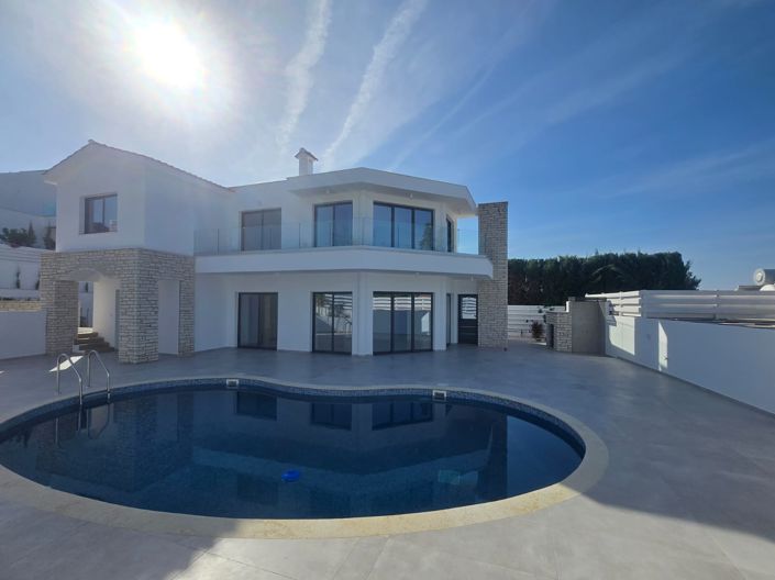Image No.2-5 Bed Villa for sale