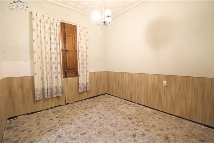 Image No.5-4 Bed Country House for sale