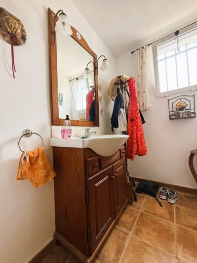 Image No.16-3 Bed Country House for sale