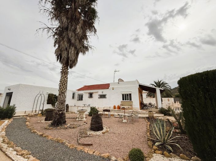 Image No.24-3 Bed Country House for sale