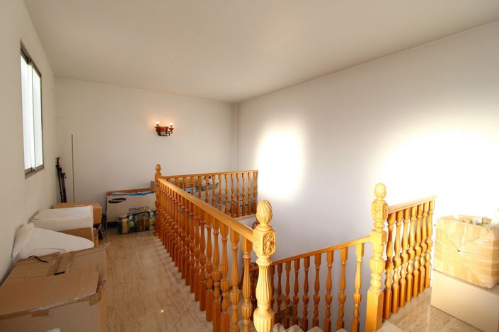 Image No.24-5 Bed Commercial for sale