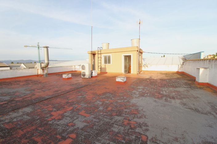 Image No.35-5 Bed Commercial for sale