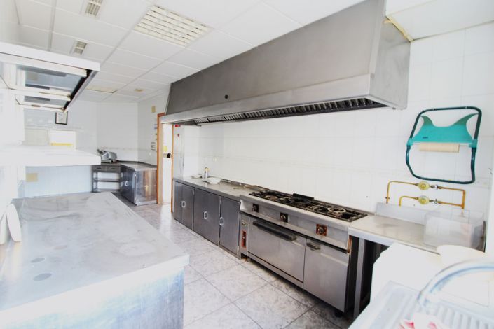 Image No.4-5 Bed Commercial for sale