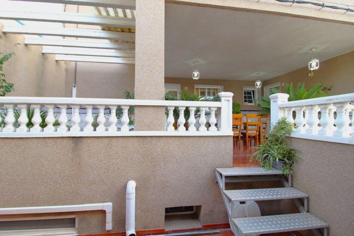 Image No.40-5 Bed Commercial for sale