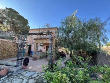 3 Bed Country House for sale