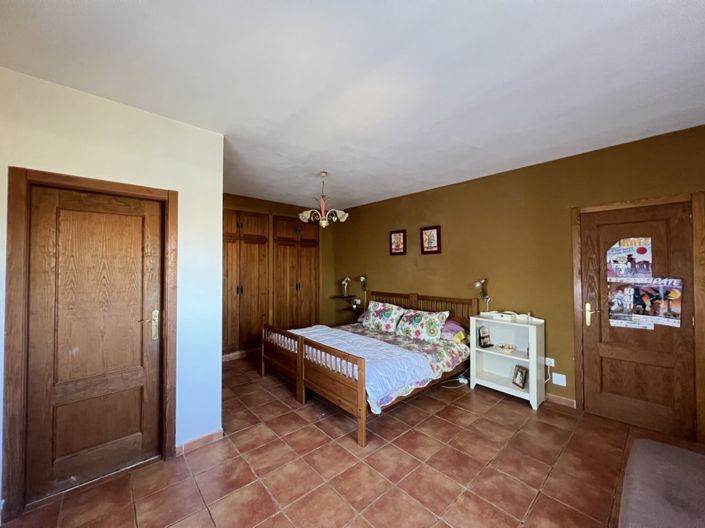 Image No.10-3 Bed Country House for sale