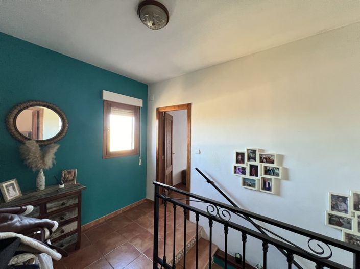 Image No.18-3 Bed Country House for sale