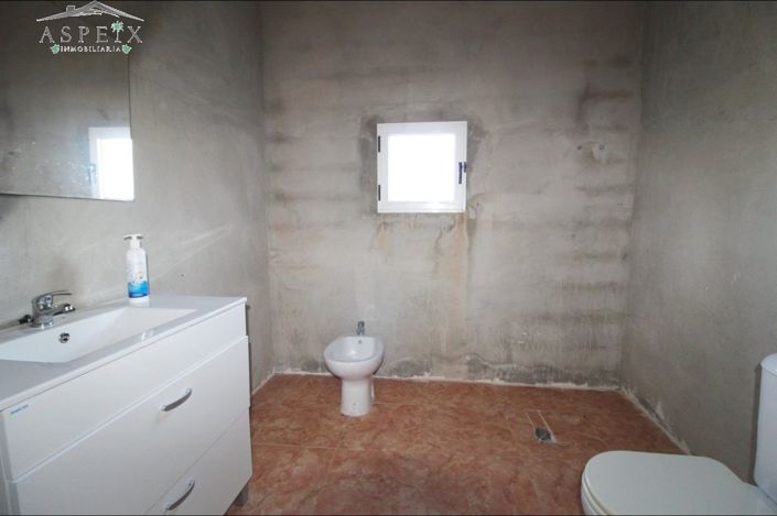 Image No.5-2 Bed Country House for sale