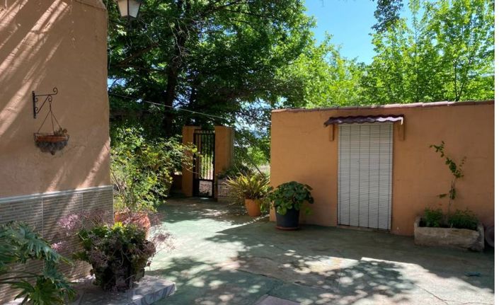 Image No.23-6 Bed Country House for sale