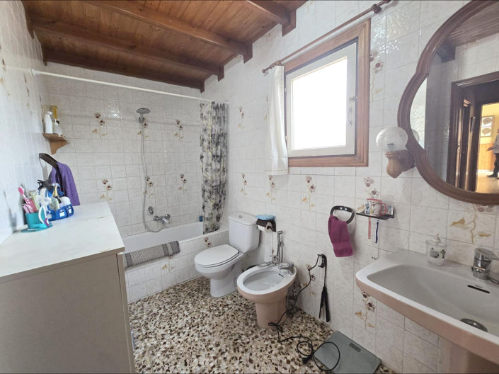 Image No.8-4 Bed Country House for sale