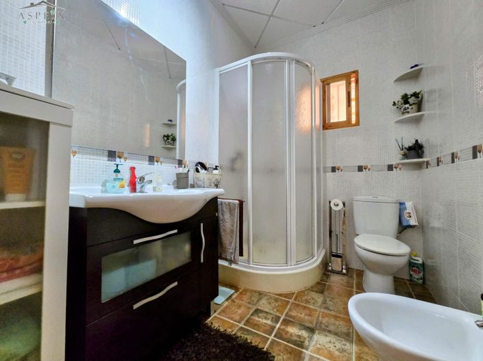 Image No.8-2 Bed Country House for sale