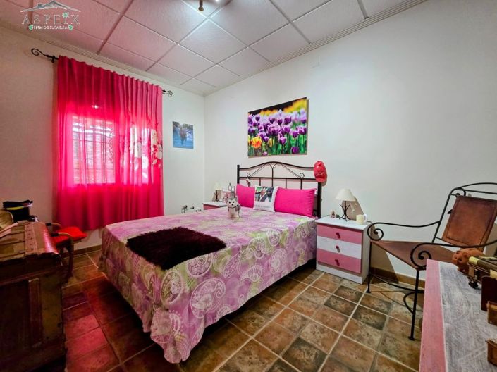 Image No.9-2 Bed Country House for sale