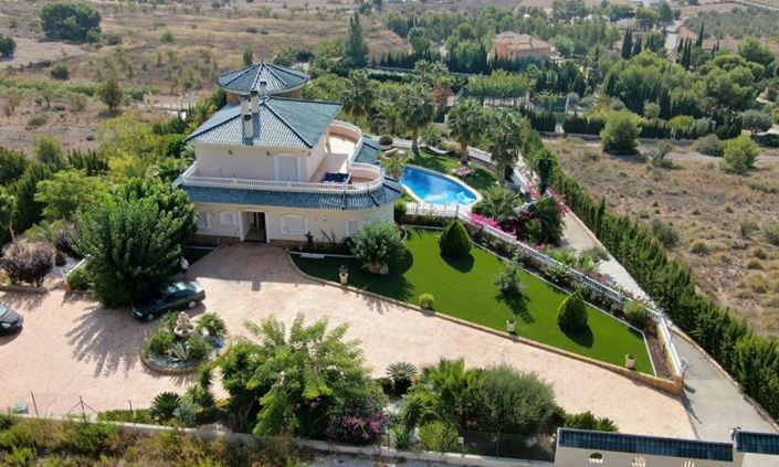 Image No.1-5 Bed Villa for sale