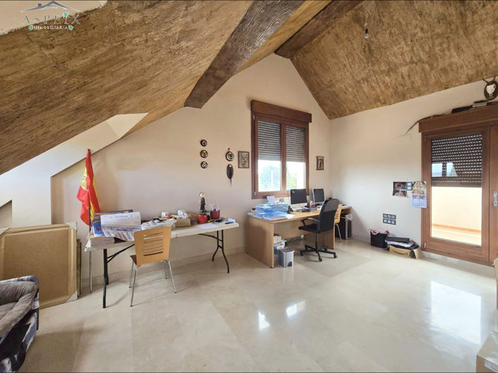 Image No.12-5 Bed Villa for sale