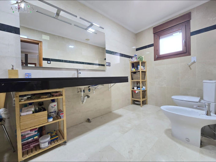 Image No.6-5 Bed Villa for sale