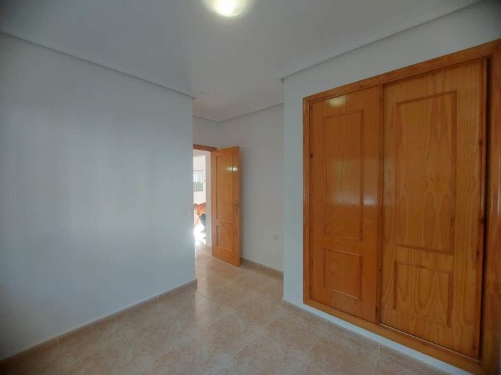 Image No.11-3 Bed Villa for sale