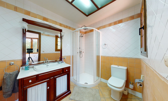 Image No.33-6 Bed Country House for sale