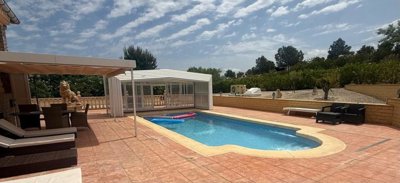 24560-villa-for-sale-in-pinoso-1830486-large