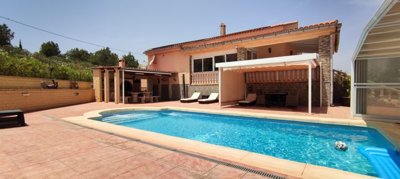 24560-villa-for-sale-in-pinoso-1830487-large