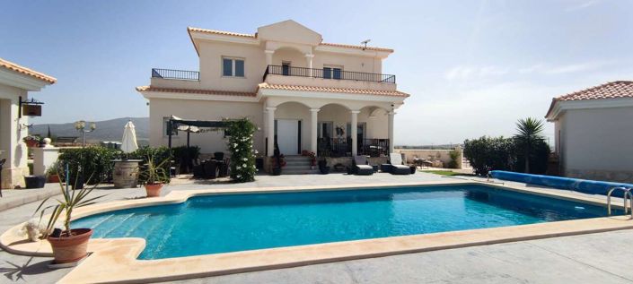 Image No.1-4 Bed Country House for sale