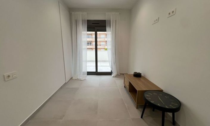 Image No.13-3 Bed House for sale