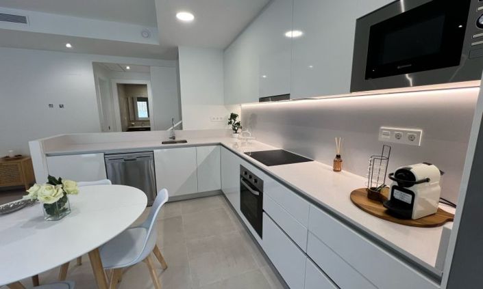 Image No.17-3 Bed House for sale