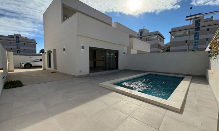 Image No.1-3 Bed House for sale