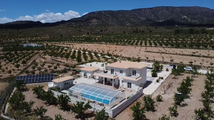 Image No.1-4 Bed Country House for sale