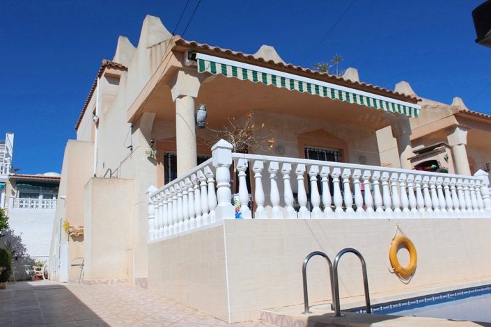 Image No.1-3 Bed Villa for sale