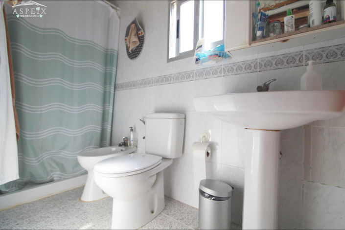 Image No.8-5 Bed Country House for sale