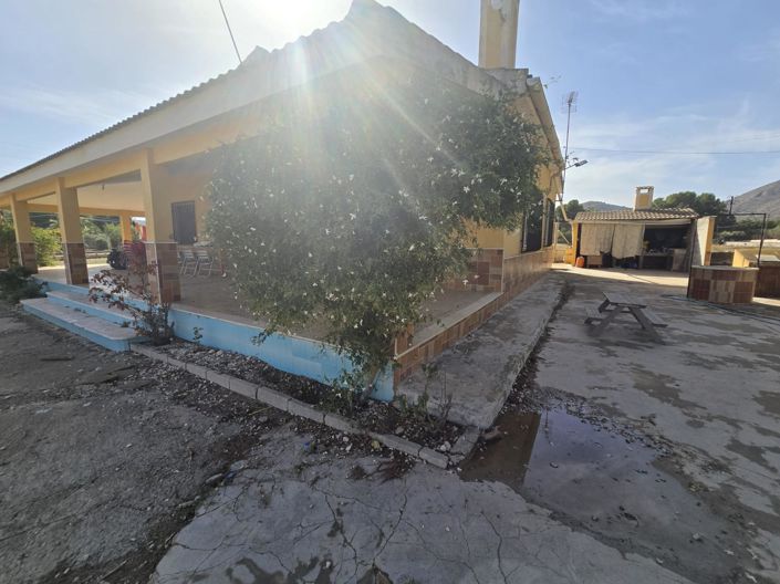 Image No.1-4 Bed Country House for sale