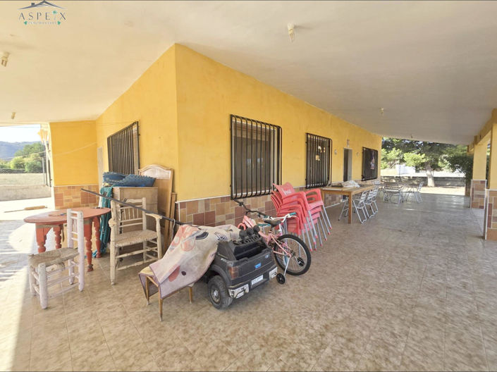 Image No.2-4 Bed Country House for sale