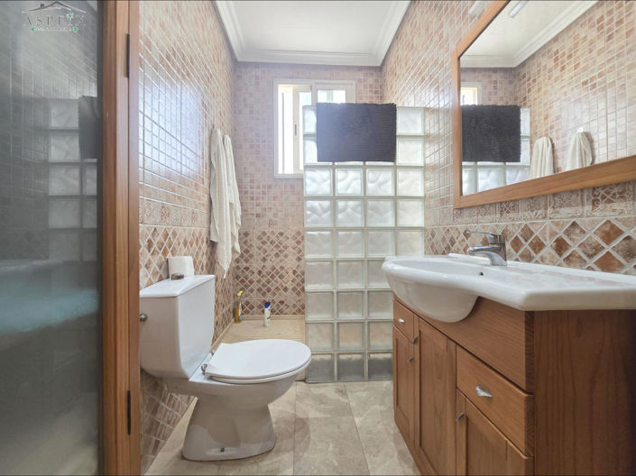 Image No.7-4 Bed Country House for sale