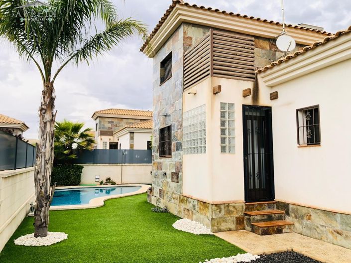 Image No.14-3 Bed Villa for sale