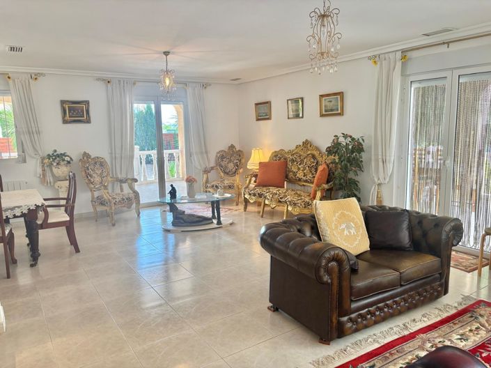 Image No.11-5 Bed Country House for sale