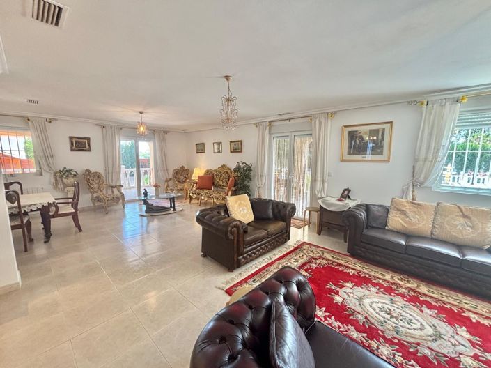 Image No.12-5 Bed Country House for sale