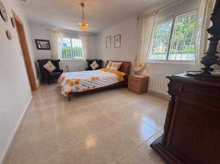 Image No.20-5 Bed Country House for sale