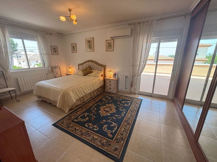 Image No.45-5 Bed Country House for sale