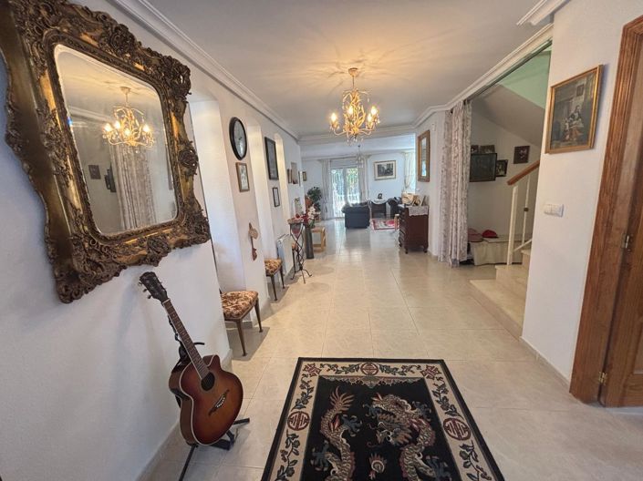 Image No.9-5 Bed Country House for sale