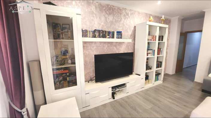Image No.1-4 Bed Flat for sale