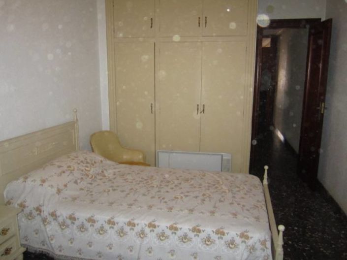 Image No.13-4 Bed Townhouse for sale