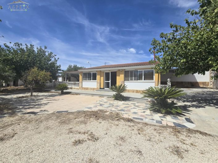 Image No.1-3 Bed Country House for sale