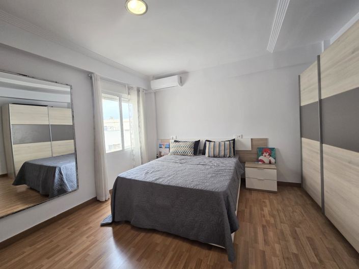 Image No.8-4 Bed Flat for sale