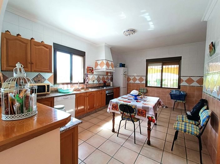 Image No.10-4 Bed Country House for sale