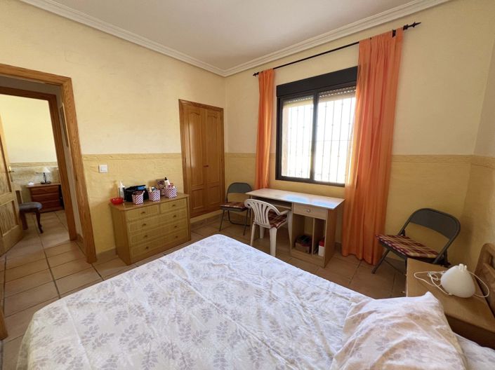 Image No.17-4 Bed Country House for sale