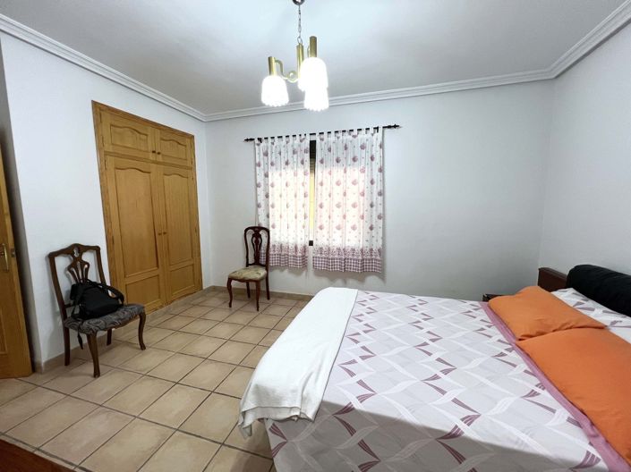 Image No.19-4 Bed Country House for sale