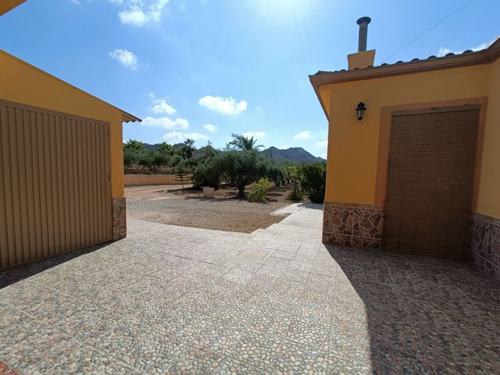 Image No.24-4 Bed Country House for sale