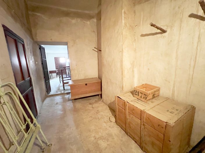 Image No.25-5 Bed Townhouse for sale