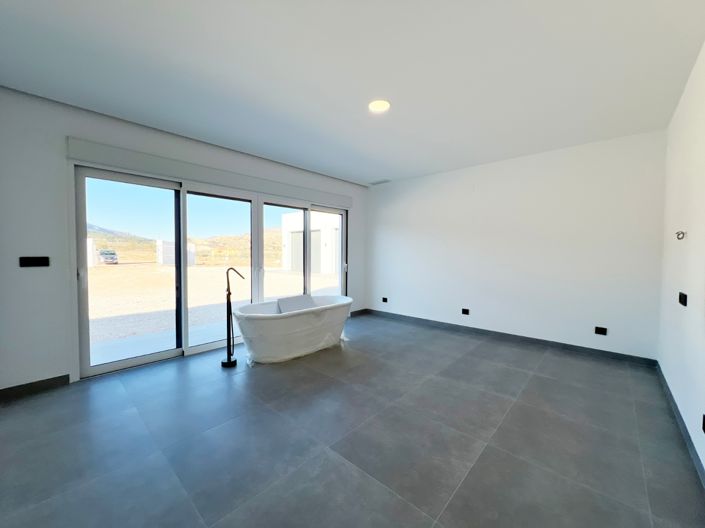 Image No.45-3 Bed Country House for sale