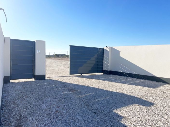 Image No.32-3 Bed Country House for sale